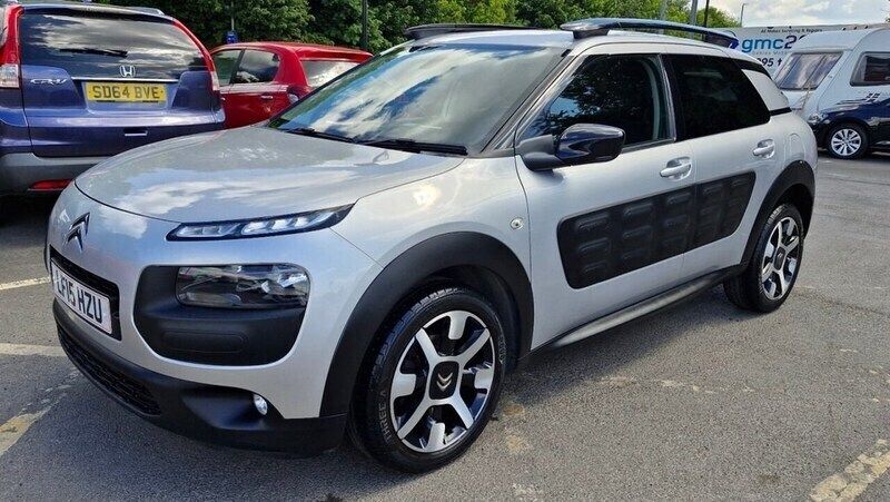 Silver Used 2015 Citroën C4 Cactus Flair Hatchback | £4,595 (Fair price) - Image 1/4