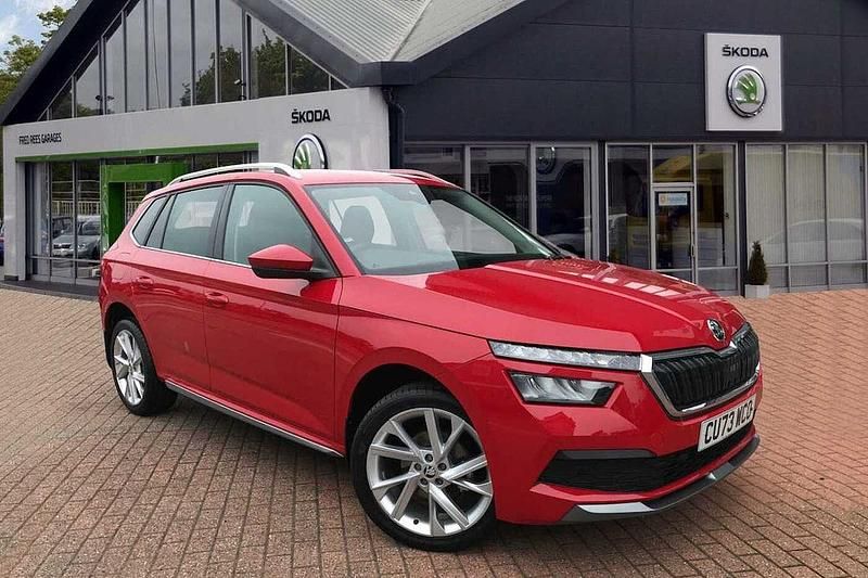 Used Skoda Kamiq SE L Executive 110 HP (80 kW) 2023 Velvet red metallic SUV