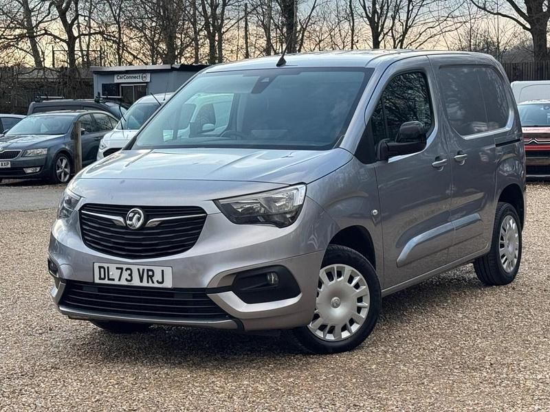 Used Vauxhall Combo S 100 HP (73 kW) 2023 Grey MPV