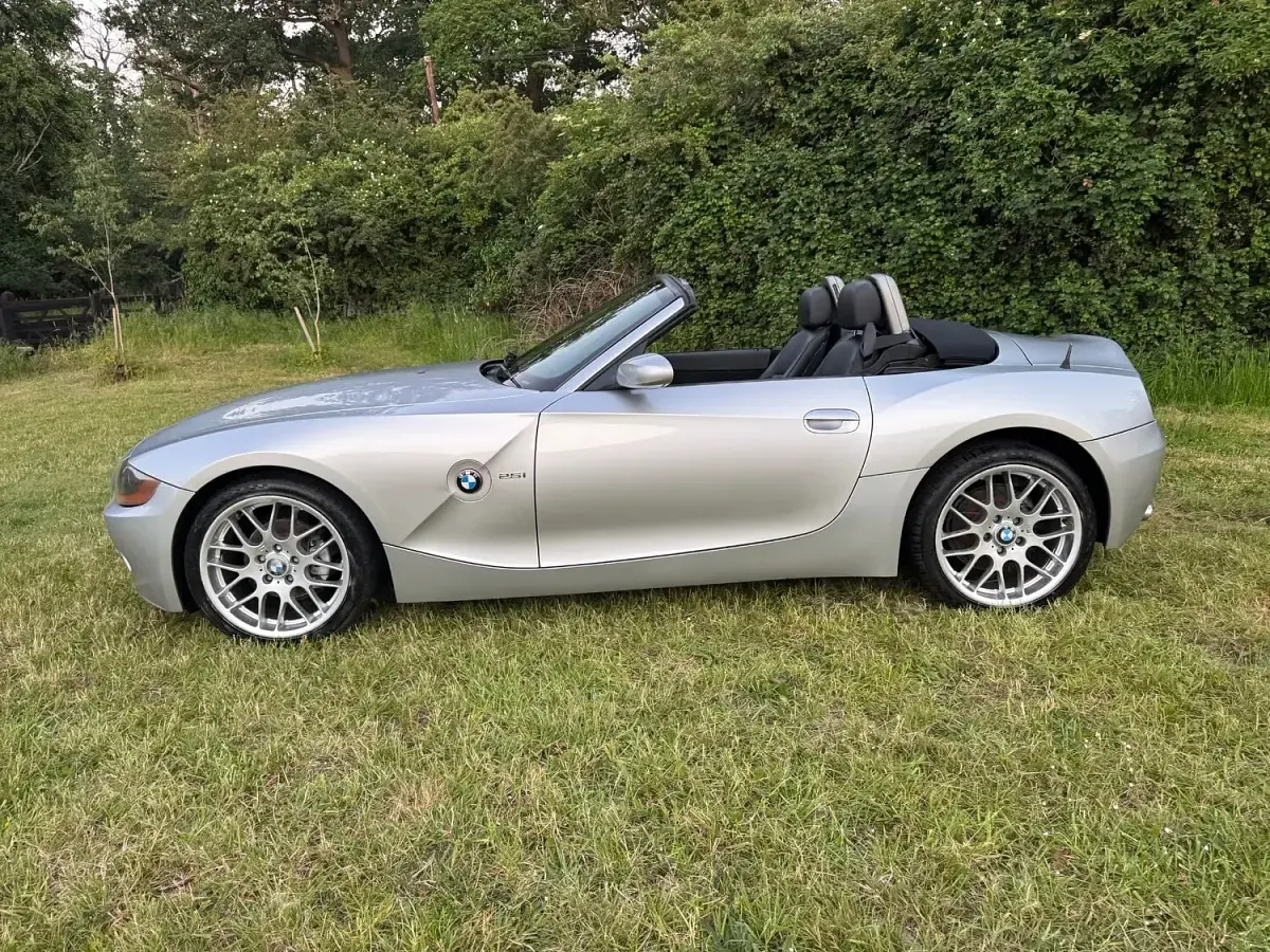 Used BMW Z4 192 HP (141 kW) 2003 Silver Cabriolet