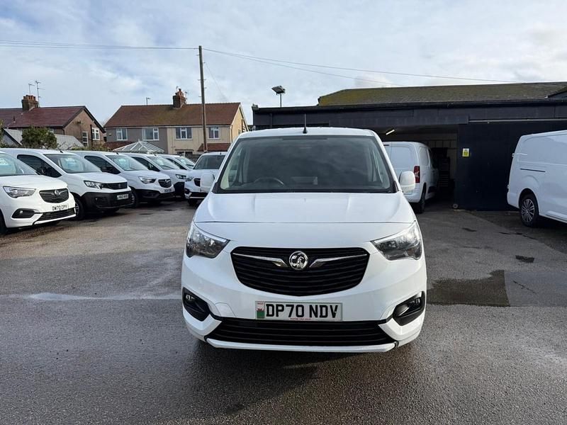 Used Vauxhall Combo Sportive 100 HP (73 kW) 2021 White MPV