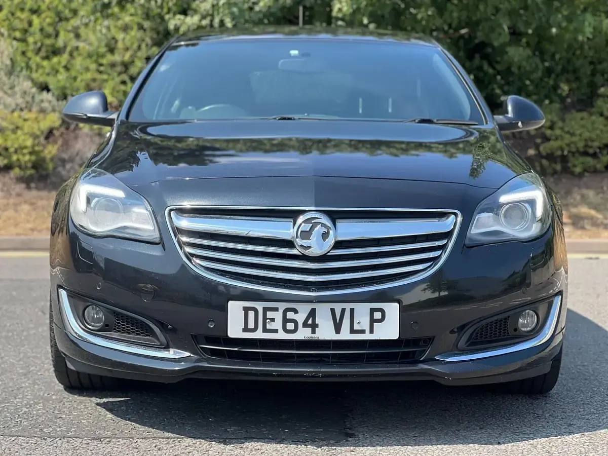 Used Vauxhall Insignia Edition 140 HP (102 kW) 2014 Black Hatchback