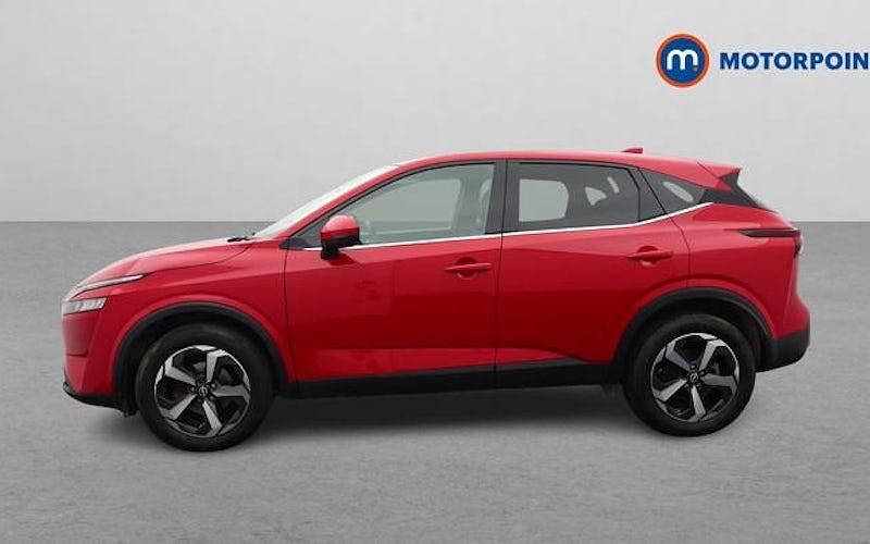 Used Nissan Qashqai N-Connecta 158 HP (116 kW) 2022 Red SUV