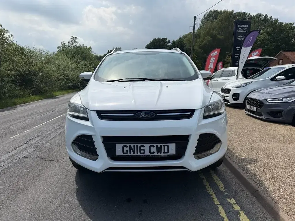 Used Ford Kuga Zetec 150 HP (110 kW) 2016 White SUV