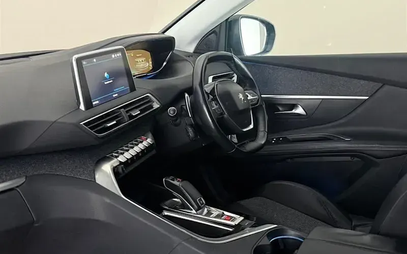 Second-hand Peugeot 3008 Allure 131 CP (96 kW) 2018 Break