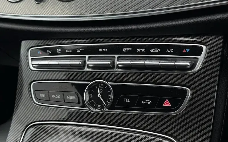 Used Mercedes E200 SE 150 HP (110 kW) 2017 Black Sedan