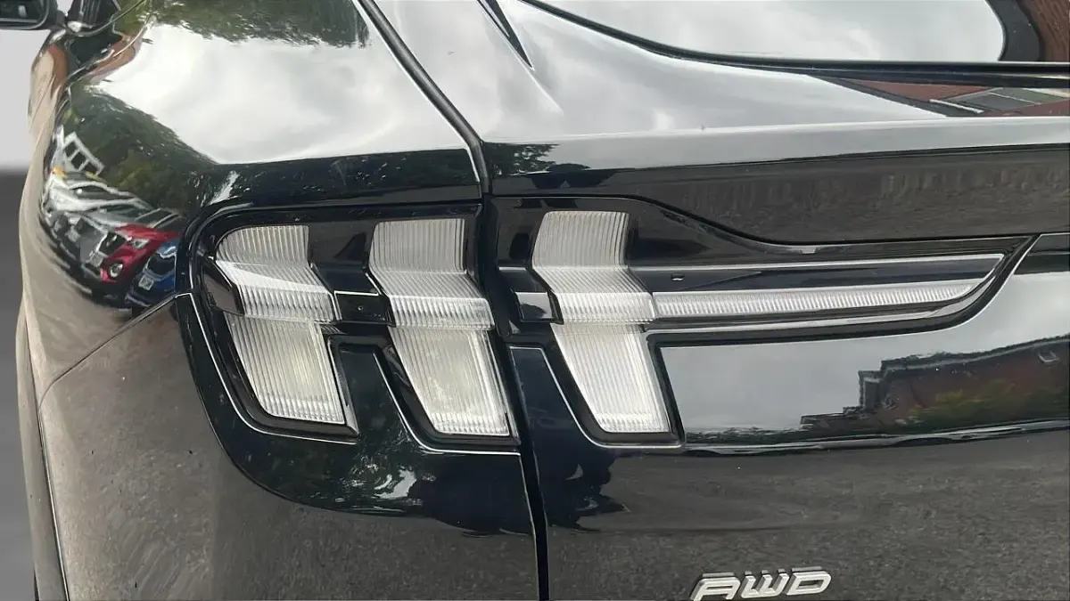 Used Ford Mustang Mach-E Standard Range 194 kW (265 HP) 2021 Black SUV
