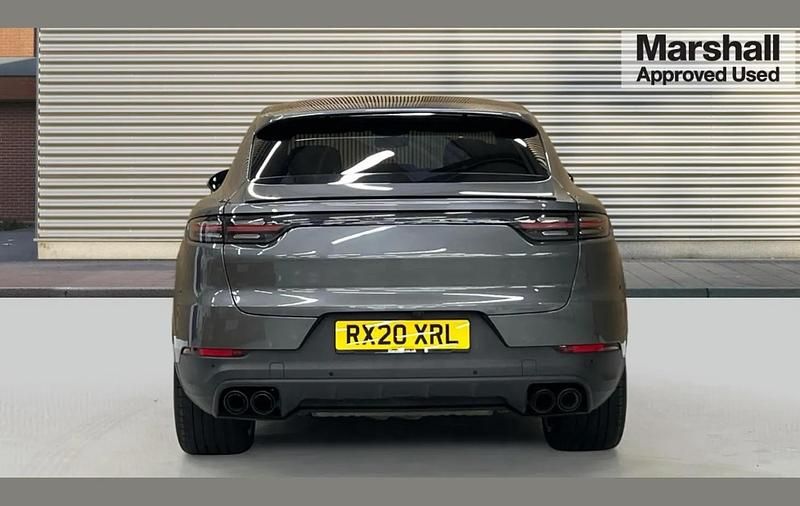 Usado Porsche Cayenne S 434 CV (319 kW) 2020 Gris SUV