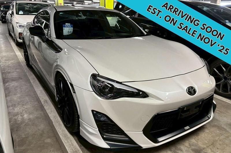 White Used 2014 Toyota GT86 GT Coupe | £14,995 (Expensive) - Image 1/4