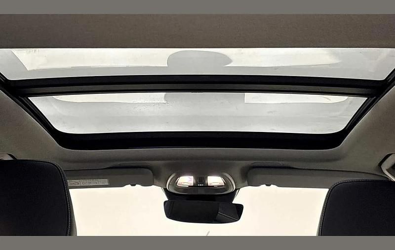 Used Volvo XC40 Ultra 194 HP (142 kW) 2025 Silver SUV