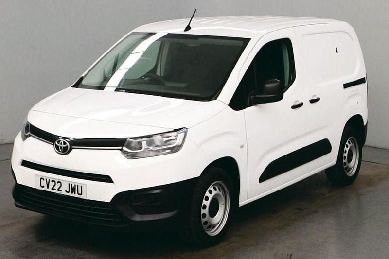 Used Toyota Proace Active 100 HP (73 kW) 2022 White MPV