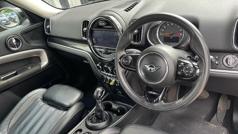 Begagnad Mini Cooper S Countryman Exclusive 221 HK (162 kW) 2019 Svart SUV