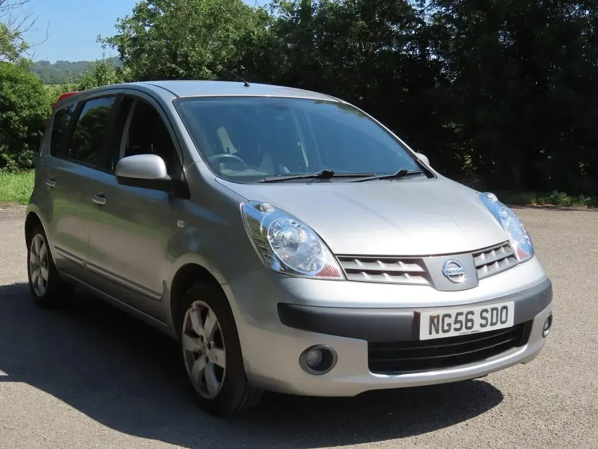 Used Nissan Note 110 HP (80 kW) 2006 Silver Hatchback