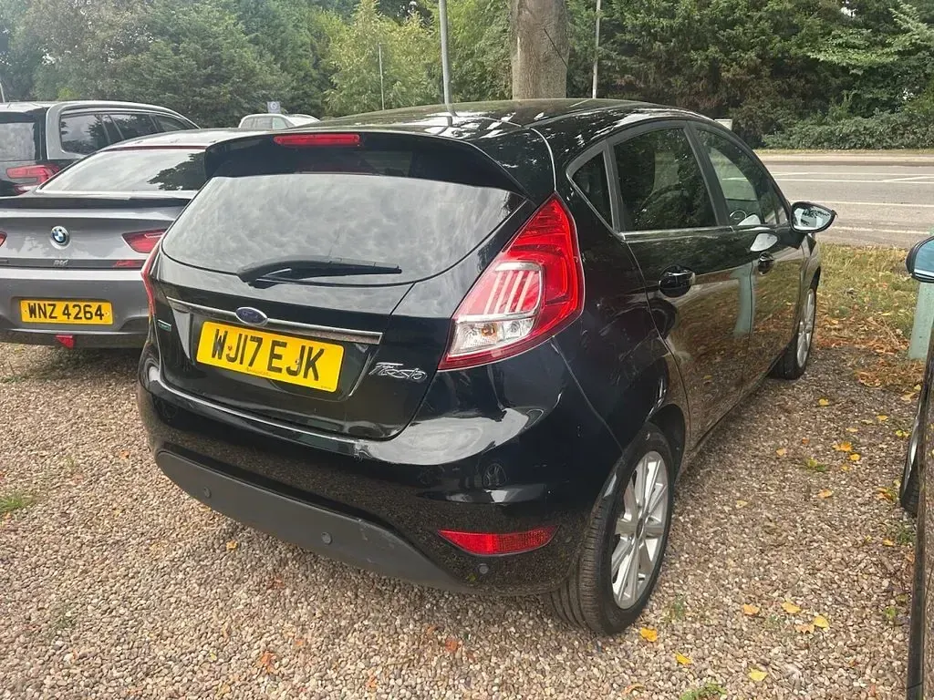 Used Ford Fiesta Titanium 125 HP (91 kW) 2017 Black Hatchback