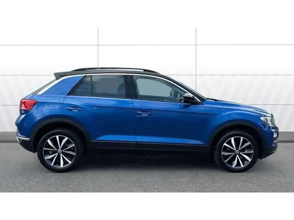 Used VW T-Roc SE 115 HP (84 kW) 2019 Blue SUV