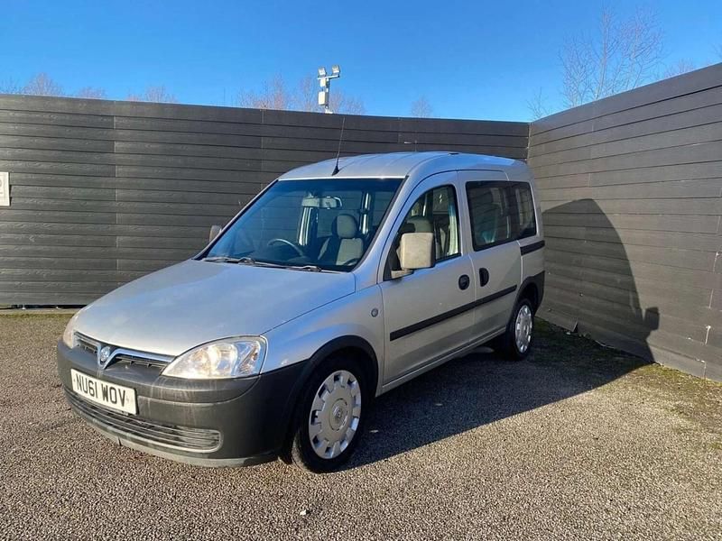 Used Vauxhall Combo 2011 Silver MPV