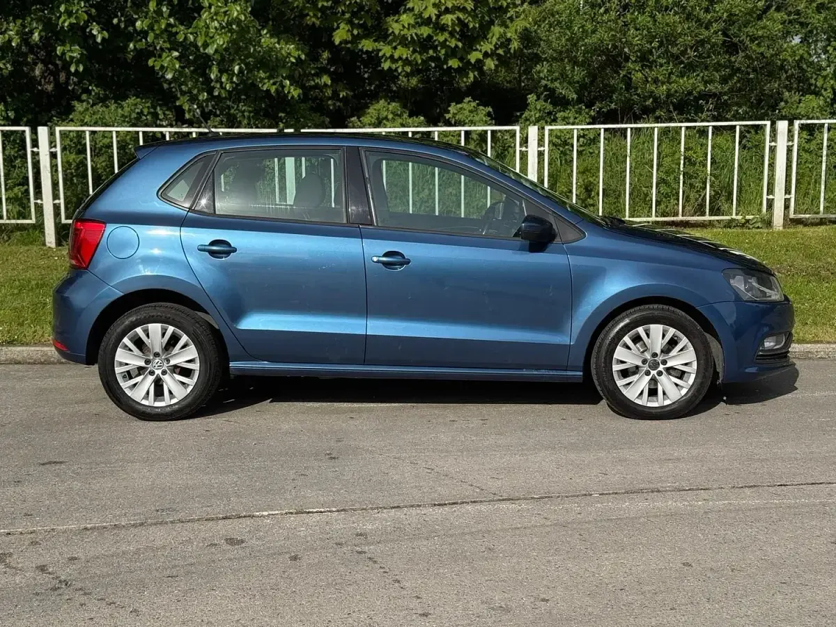 Used VW Polo SE 59 HP (43 kW) 2015 Blue Hatchback