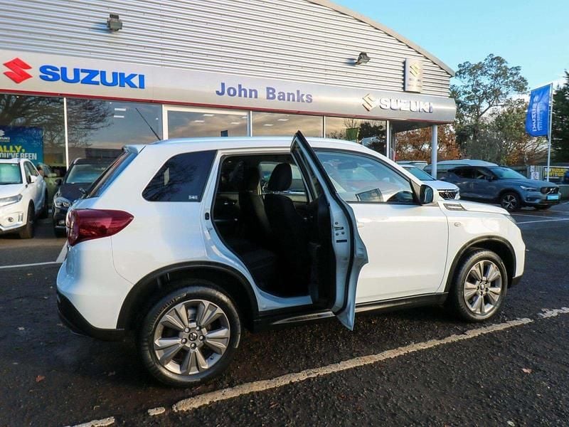 Used Suzuki Vitara SZ-T 129 HP (94 kW) 2023 White SUV