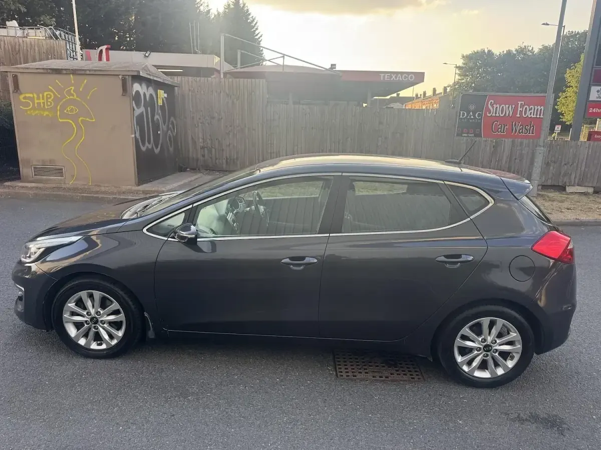 Used Kia Ceed 2015 Silver Hatchback