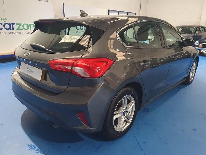 Used Ford Focus Zetec 125 HP (91 kW) 2019 Grey Hatchback