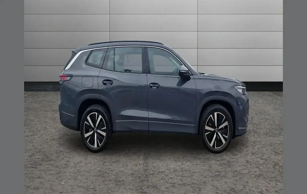 Neu VW Tayron Life 147 PS (108 kW) 2026 Grau SUV