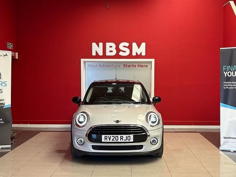 Używany Mini Cooper Classic 2020 Srebrny Hatchback
