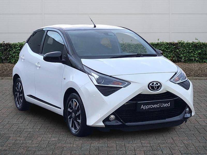 White Used 2021 Toyota Aygo Trend Hatchback | £9,300 (Fair price) - Image 1/4