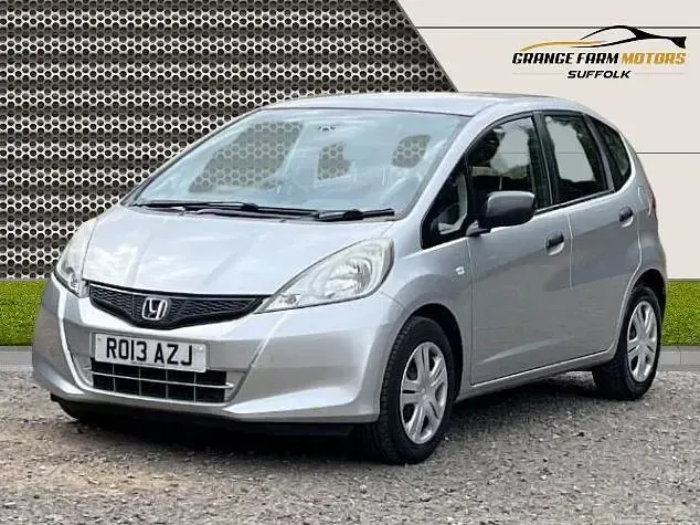 Used Honda Jazz S 90 HP (66 kW) 2013 Silver Hatchback