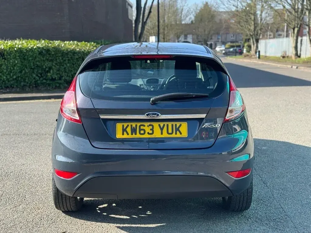 Used Ford Fiesta Zetec 82 HP (60 kW) 2014 Grey Hatchback