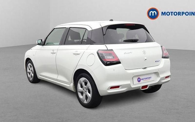 Used Suzuki Swift 82 HP (60 kW) 2025 White Hatchback