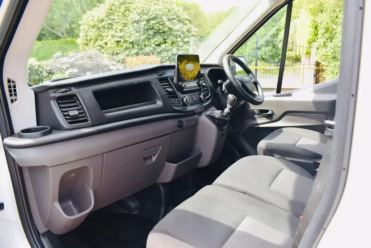 Used Ford Transit 130 HP (95 kW) 2022 White Cabriolet