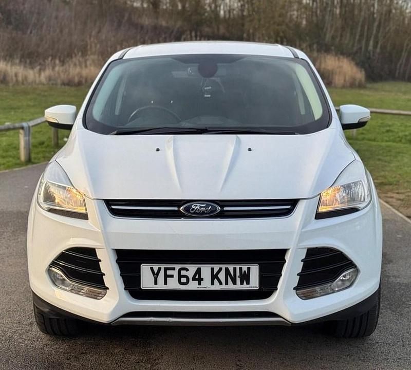 Used Ford Kuga Titanium 147 HP (108 kW) 2014 White SUV