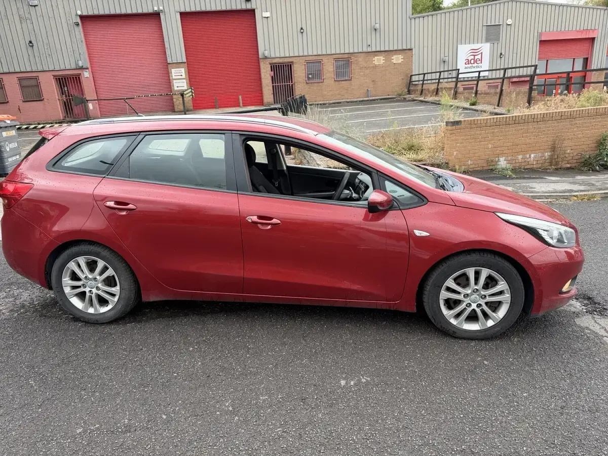Used Kia Ceed 128 HP (94 kW) 2013 Red Hatchback