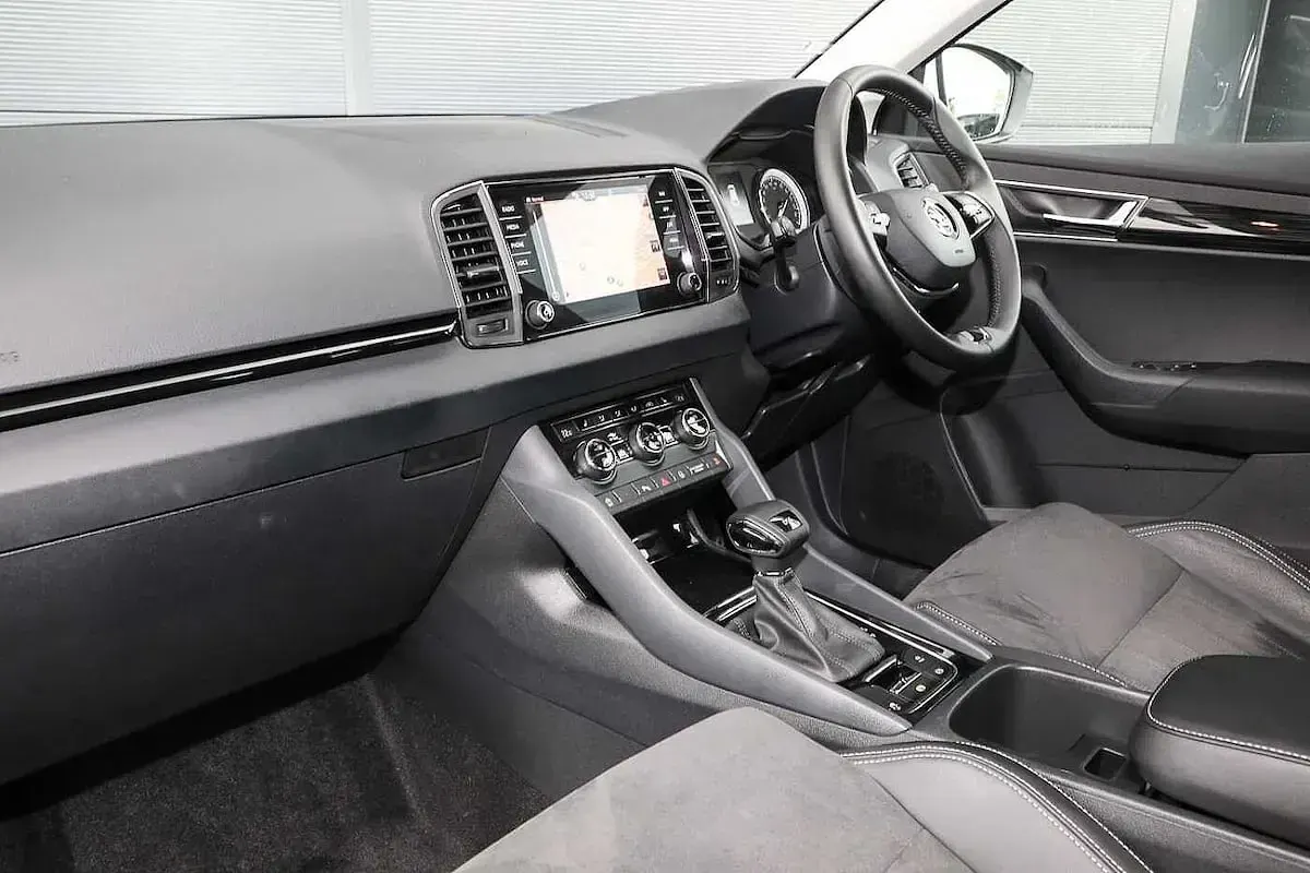 Used Skoda Karoq SE L 150 HP (110 kW) 2021 Moon white metallic SUV