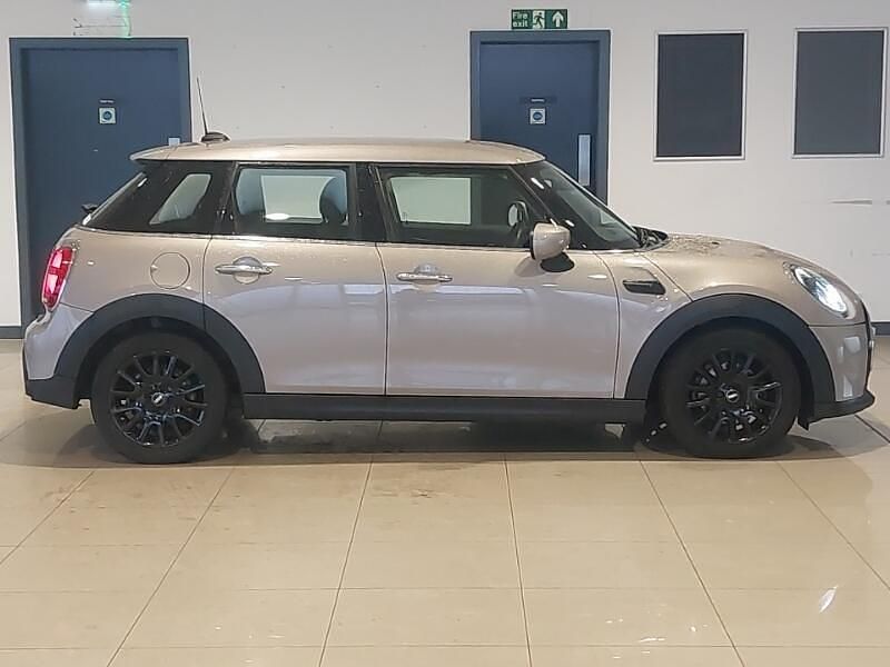 Used Mini Cooper Classic 136 HP (100 kW) 2023 Rooftop grey Hatchback