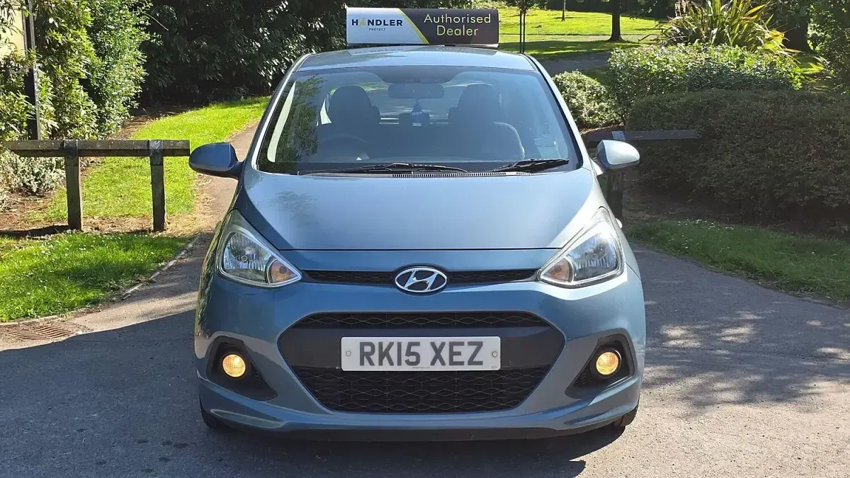 Used Hyundai i10 SE 87 HP (63 kW) 2015 Blue Hatchback