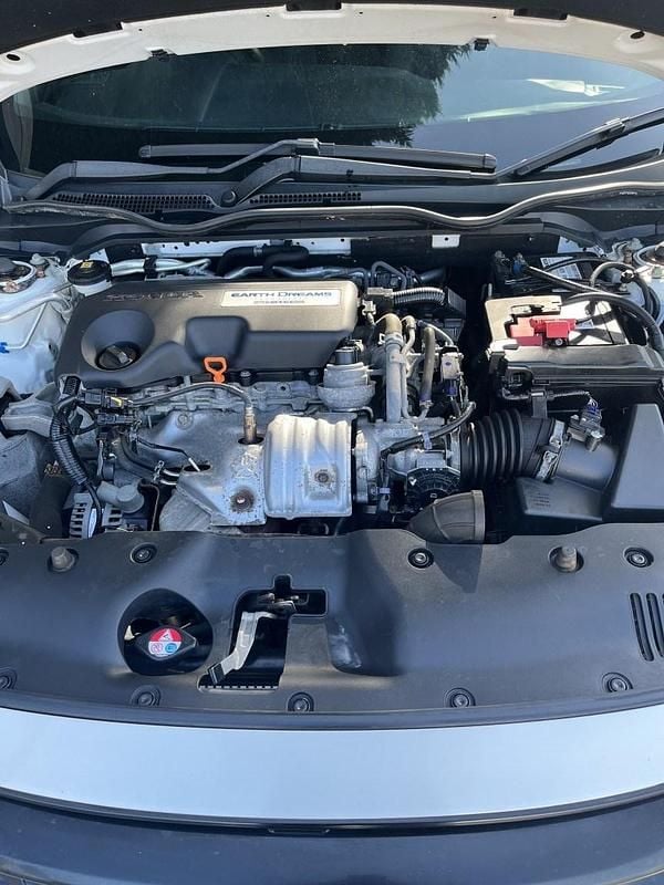 Used Honda Civic SR 120 HP (88 kW) 2019 White Hatchback