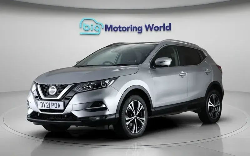 Used Nissan Qashqai N-Connecta 140 HP (102 kW) 2020 Silver SUV