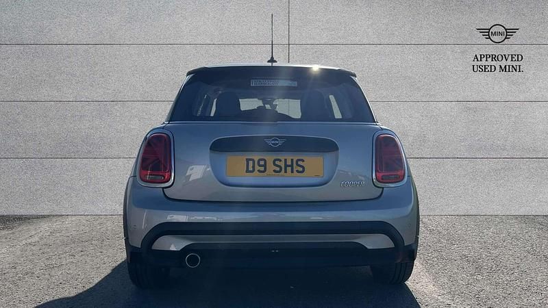 Used Mini Cooper Classic 134 HP (98 kW) 2023 Silver Hatchback