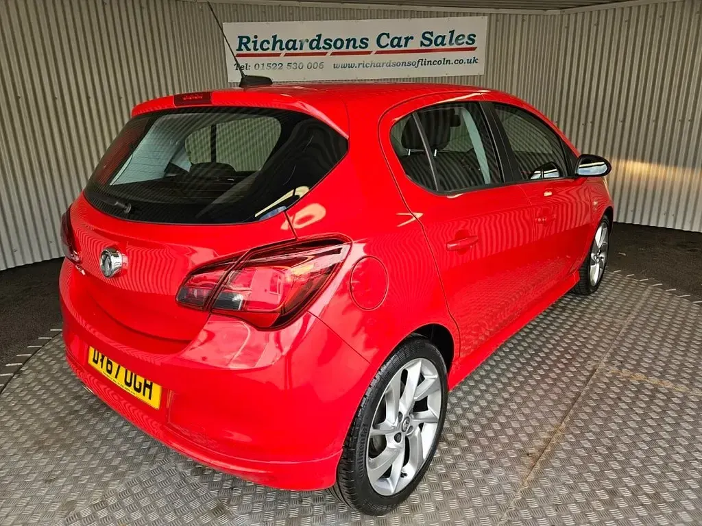 Used Vauxhall Corsa SRi 90 HP (66 kW) 2017 Red Hatchback