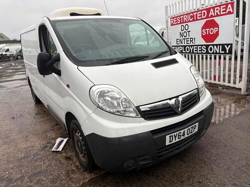 Second-hand Vauxhall Vivaro 115 CP (84 kW) 2014 Alb Monovolum
