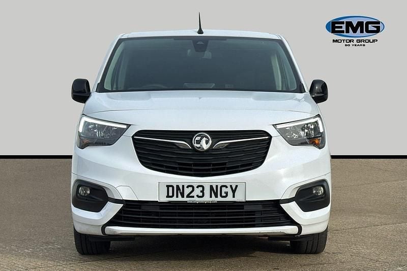 Used Vauxhall Combo S 100 HP (73 kW) 2023 White MPV