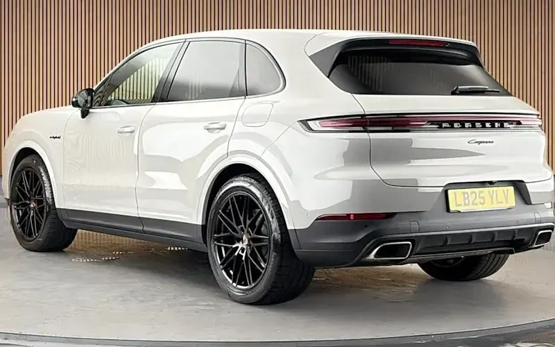 Used Porsche Cayenne 470 HP (345 kW) 2025 Grey SUV