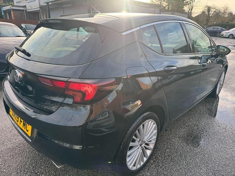 Used Vauxhall Astra Elite 200 HP (147 kW) 2019 Black Hatchback
