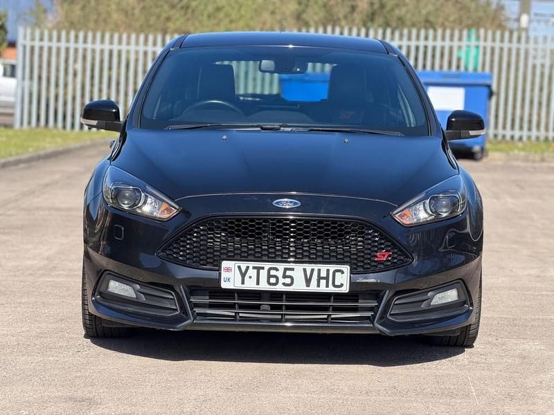 Używany Ford Focus ST 2015 Czarny Hatchback