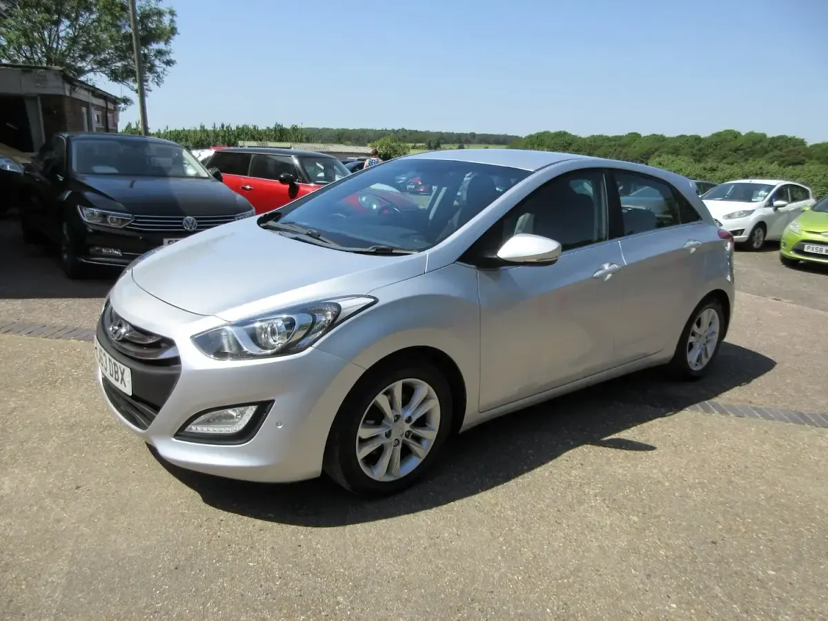 Used Hyundai i30 Style 128 HP (94 kW) 2013 Silver Hatchback