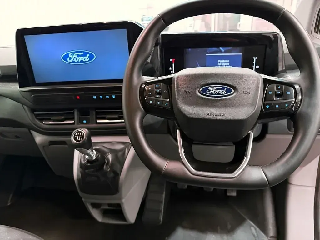 Used Ford Transit Custom Limited 136 HP (100 kW) 2024 Grey Van