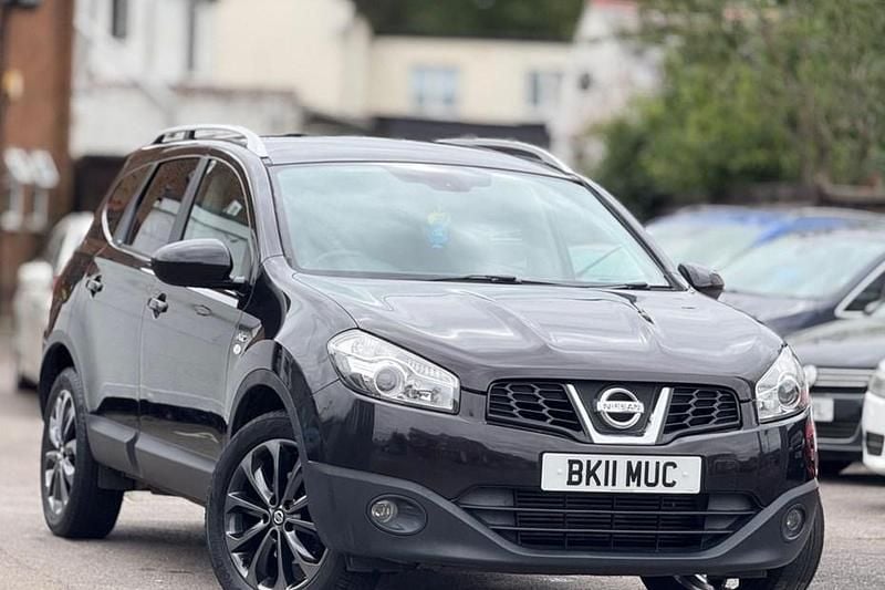 Black Used 2011 Nissan Qashqai +2 N-TEC SUV | £2,495 (Good price) - Image 1/1