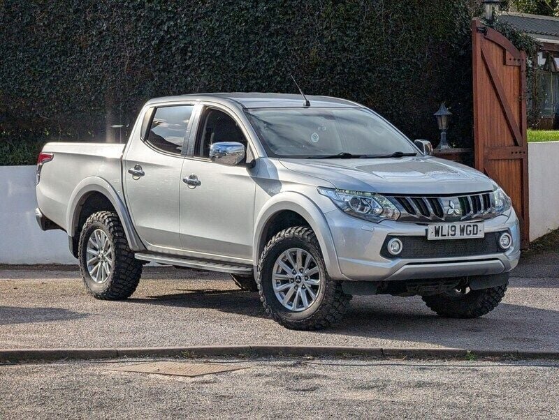 Silver Used 2019 Mitsubishi L200 Pickup | £13,795 (Good price) - Image 1/4