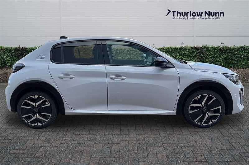 Used Peugeot e-208 Premium 114 kW (156 HP) 2025 White Hatchback